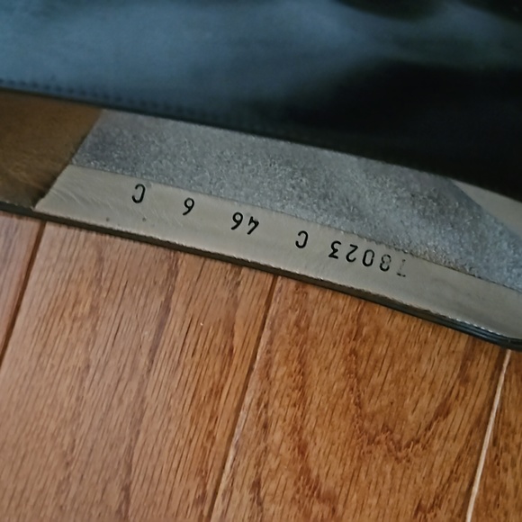 ❤️Last Chance !! Salvatore Ferragamo Boutique low heel pump 6C - Picture 6 of 8